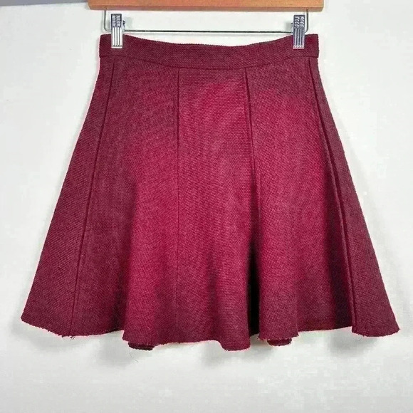 ZARA WOMAN Red Mini Skirt Tulip Flare Academia Pleated Flowy Women XS - Picture 1 of 7